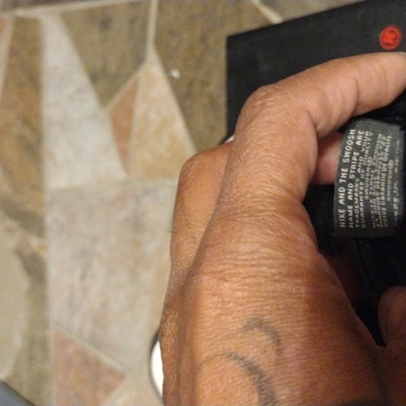 Air Jordan 1 Retro high OG Black Crimson TNT White Size 9.5 - Picture 6 of 9